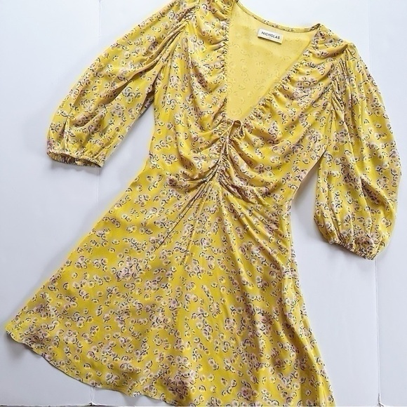 NEW Nicholas Danielle Yellow Floral Print Lace Up Mini Dress Size 4 - Picture 5 of 8